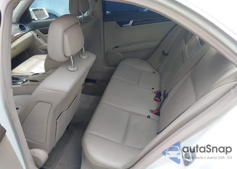 2012 Mercedes-Benz C 250 Luxury/Sport z USA, uszkodzony, nr VIN WDDGF4HB7CR202785